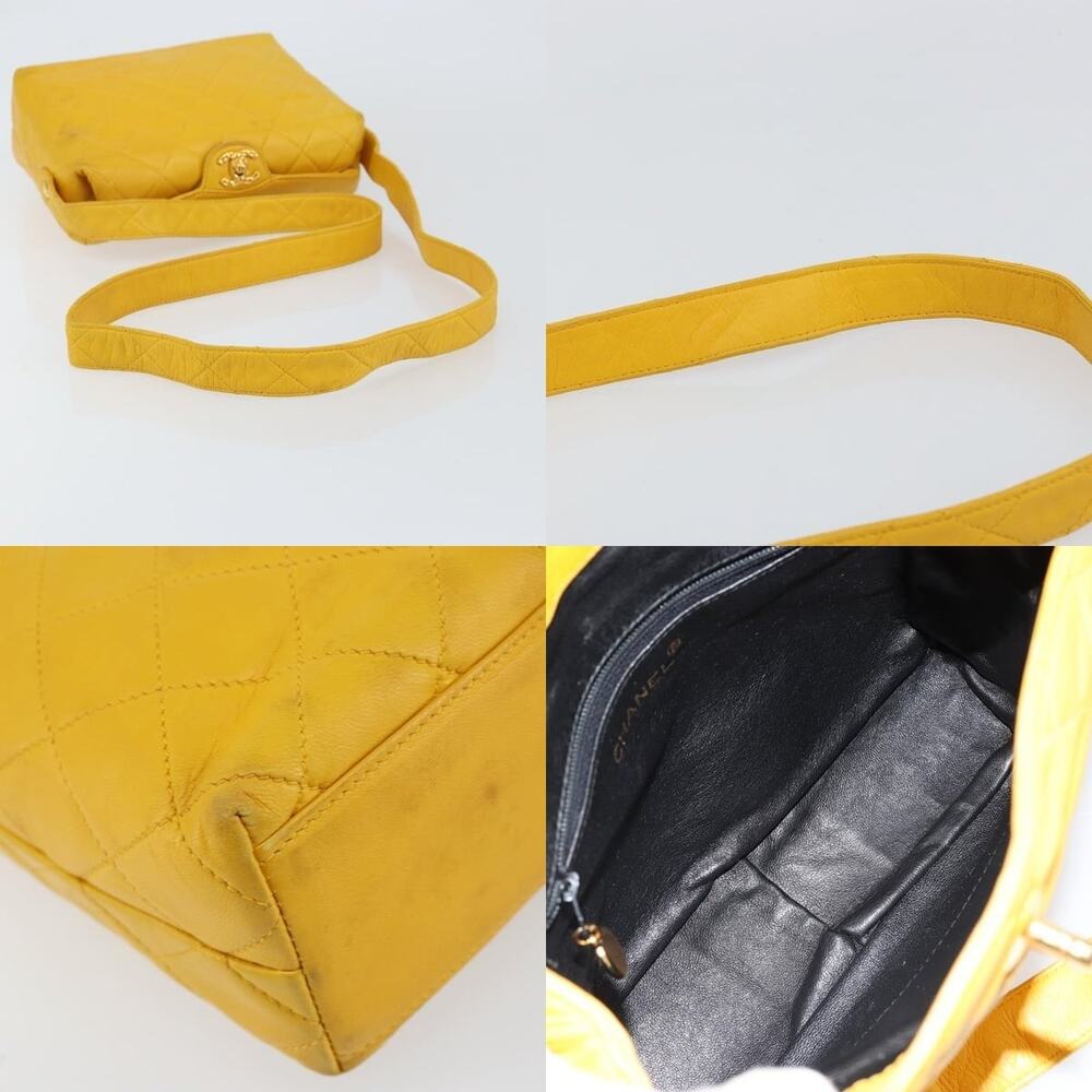 Chanel Matelasse Shoulder Bag - Picture 4 of 7